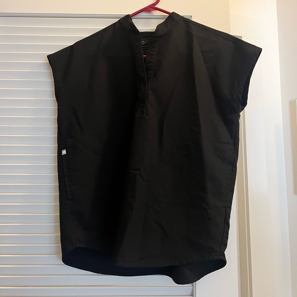 Figs Rafaela Oversized Scrub Top black
